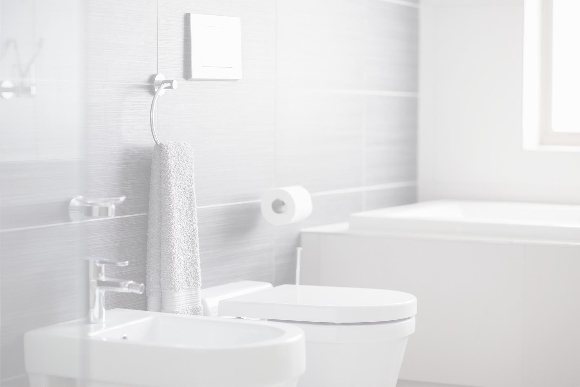 Villámgyors fürdőszobatakarítás: takarítószerek és stratégia profiktól